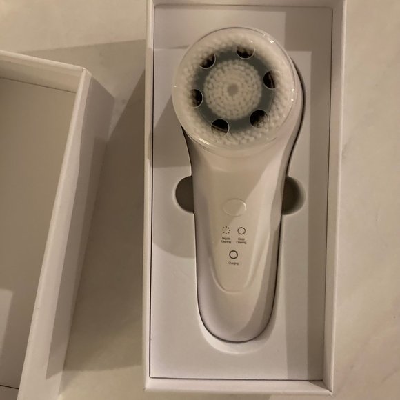Sonic Facial Cleansing Brush - NIB / NWT - Picture 2 of 3
